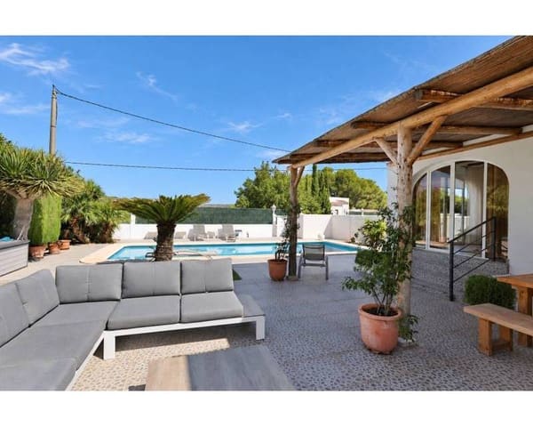 4 soveværelse Villa til salg i Javea / Xàbia med swimmingpool garage - € 850.000 (Ref: 10133474)