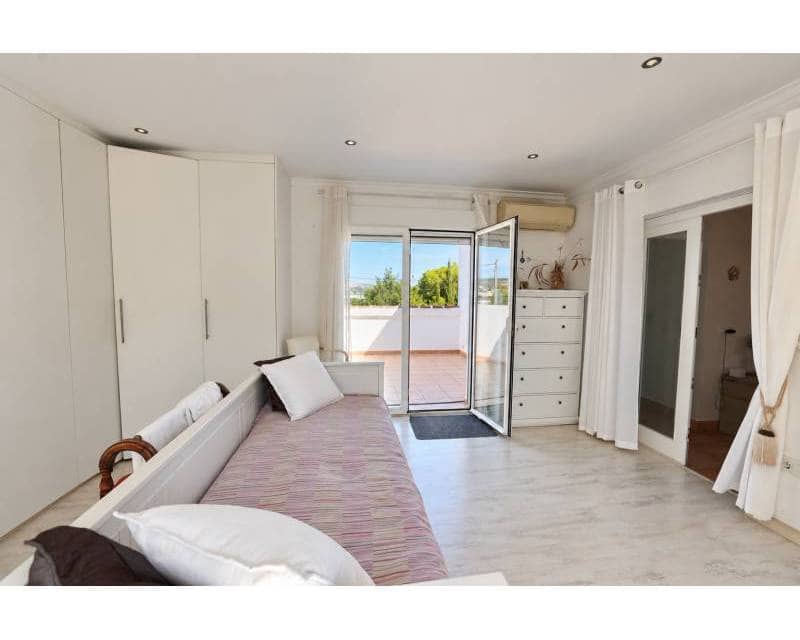 4 soveværelse Villa til salg i Javea / Xabia med swimmingpool garage - € 850.000 (Ref: 10133474)