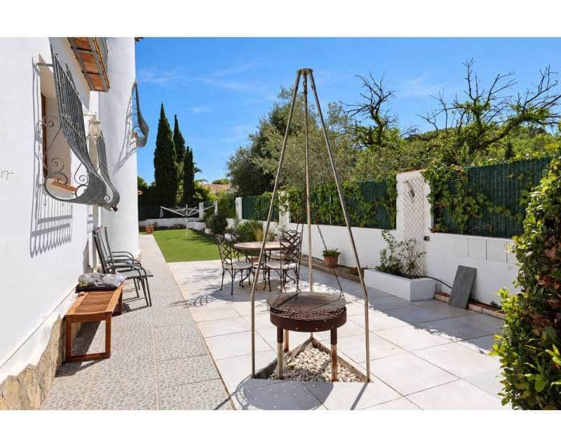 4 soveværelse Villa til salg i Javea / Xabia med swimmingpool garage - € 850.000 (Ref: 10133474)