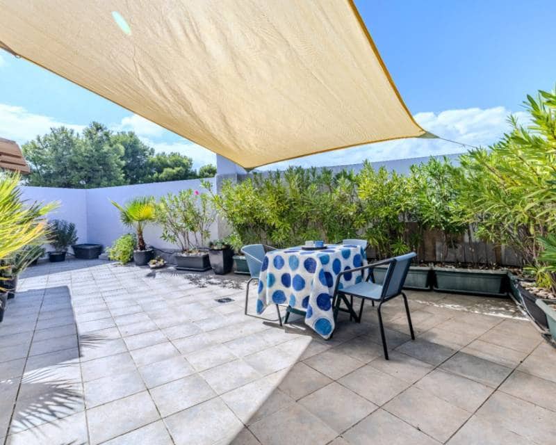 2 bedroom Apartment for sale in Denia - € 235,000 (Ref: 10158092)