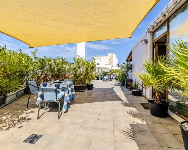 2 bedroom Apartment for sale in Denia - € 235,000 (Ref: 10158092)