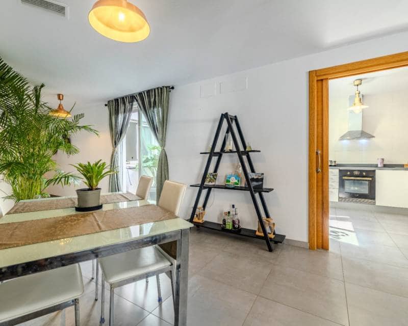 2 bedroom Apartment for sale in Denia - € 235,000 (Ref: 10158092)
