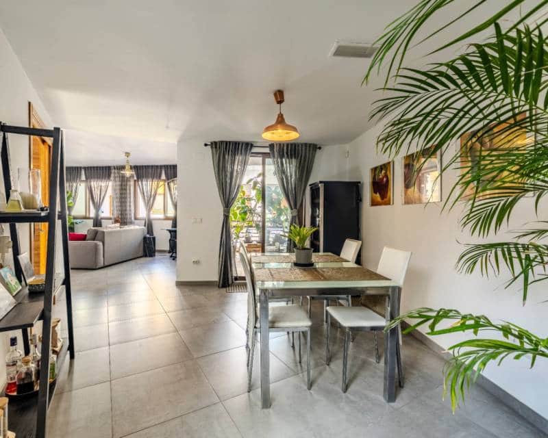 2 bedroom Apartment for sale in Denia - € 235,000 (Ref: 10158092)