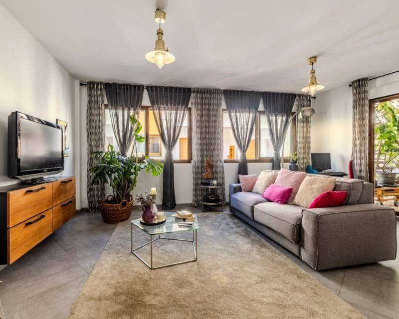 2 bedroom Apartment for sale in Denia - € 235,000 (Ref: 10158092)