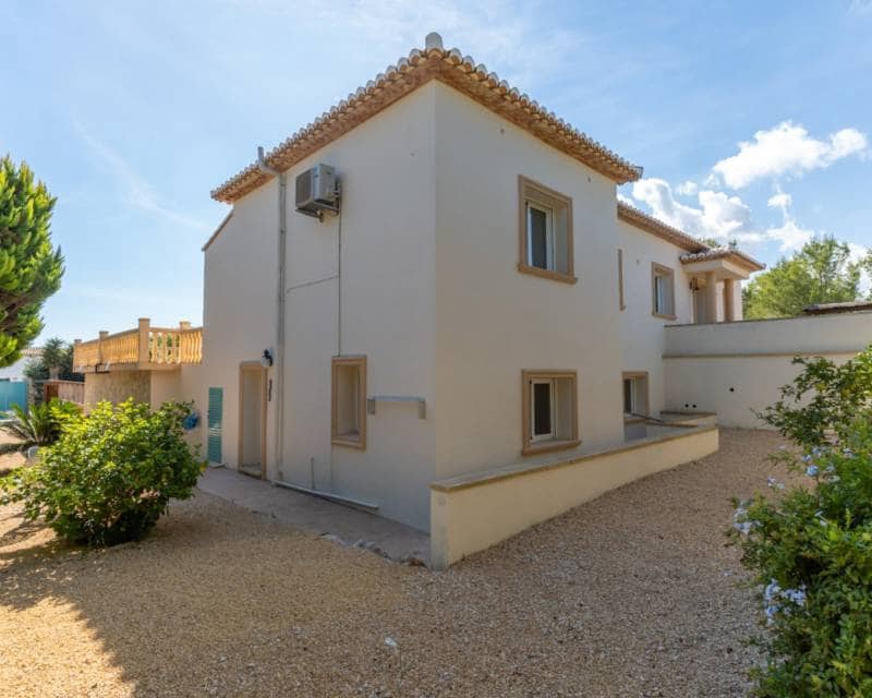 4 soverom Villa til salgs i Javea / Xabia med svømmebasseng garasje - € 849 000 (Ref: 10172838)