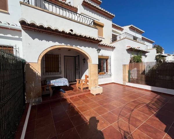 3 soveværelse Rækkehus til leje i Javea / Xàbia med swimmingpool - € 1.000 (Ref: 10172843)