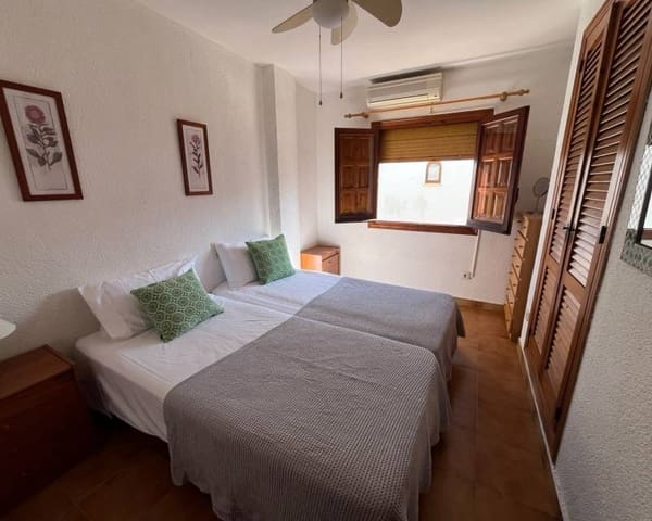3 soveværelse Rækkehus til leje i Javea / Xàbia med swimmingpool - € 1.000 (Ref: 10172843)