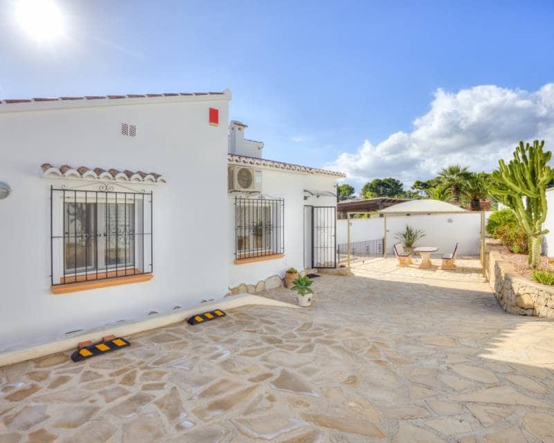 3 soveværelse Villa til salg i Moraira med swimmingpool garage - € 525.000 (Ref: 10175907)