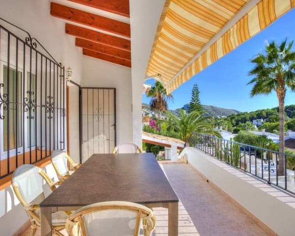 3 soveværelse Villa til salg i Moraira, Teulada-Moraira med swimmingpool garage - € 525.000 (Ref: 10175907)