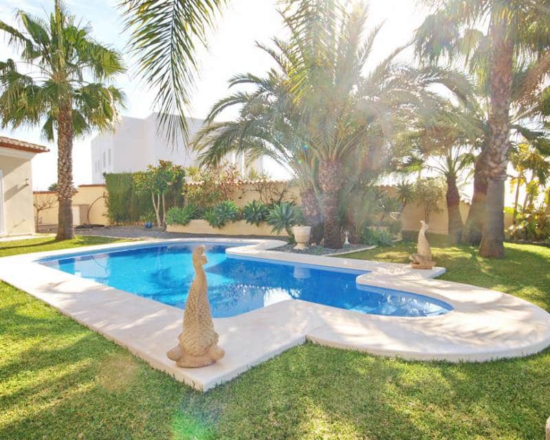 Chalet de 4 habitaciones en Benissa en venta con piscina - 1.350.000 € (Ref: 5901546)