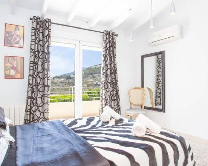 4 quarto Moradia para venda em Calpe / Calp com piscina garagem - 2 250 000 € (Ref: 5901785)