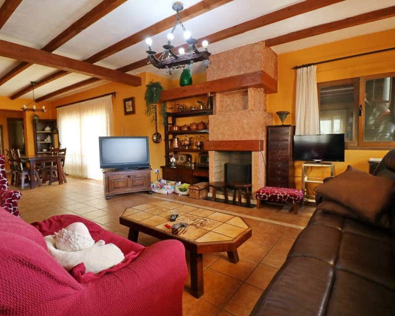 4 Zimmer Villa zu verkaufen in Altea mit Pool Garage - 590.000 € (Ref: 5901971)