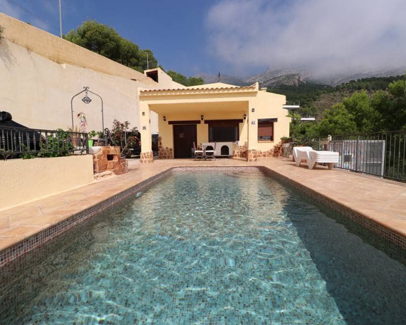 4 Zimmer Villa zu verkaufen in Altea mit Pool Garage - 590.000 € (Ref: 5901971)