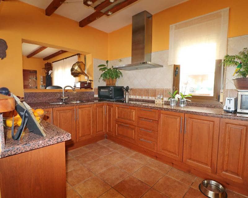 4 Zimmer Villa zu verkaufen in Altea mit Pool Garage - 590.000 € (Ref: 5901971)