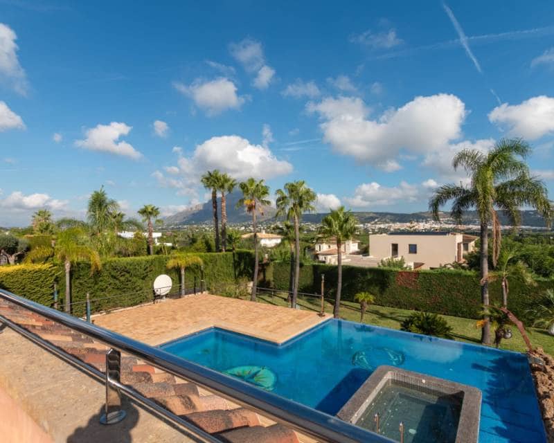 3 bedroom Villa for sale in Javea / Xabia with pool - € 1,315,000 (Ref: 5902122)