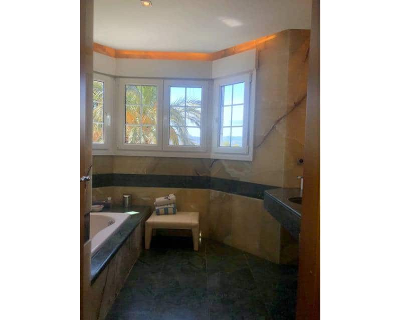 4 bedroom Villa for sale in Javea / Xabia with pool - € 1,250,000 (Ref: 5987194)