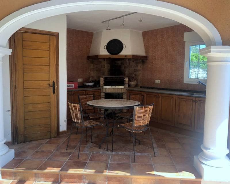 4 bedroom Villa for sale in Javea / Xabia with pool - € 1,250,000 (Ref: 5987194)