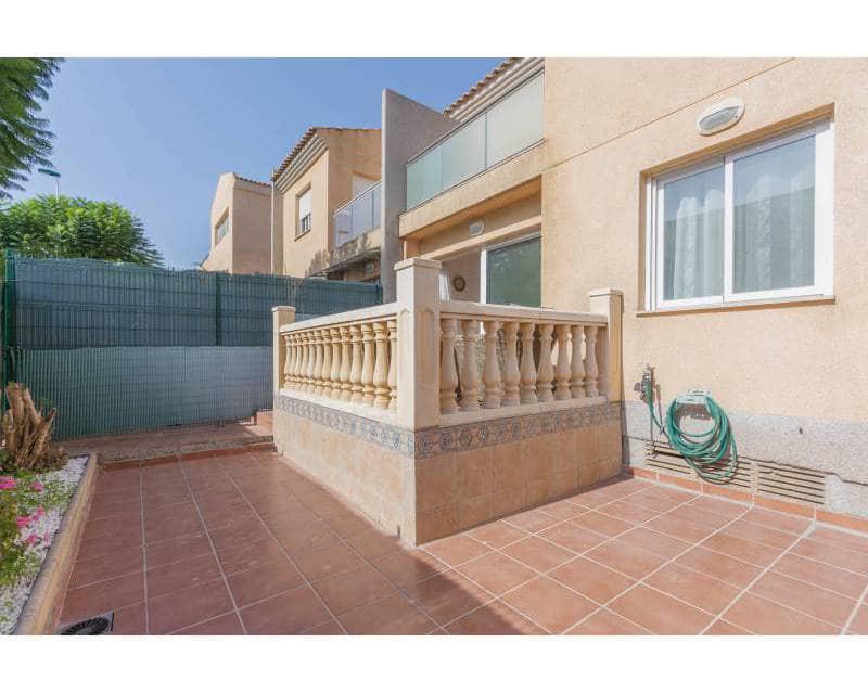 3 Zimmer Reihenhaus zu vermieten in Javea / Xabia mit Pool Garage - 1.500 € (Ref: 7236747)