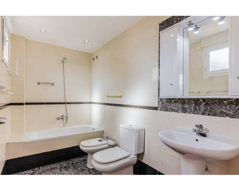 3 Zimmer Reihenhaus zu vermieten in Javea / Xabia mit Pool Garage - 1.500 € (Ref: 7236747)