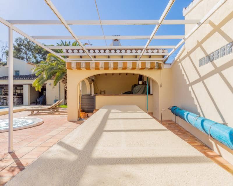 7 makuuhuone Maalaistalo myytävänä paikassa Benissa mukana uima-altaan - 995 000 € (Ref: 7656322)