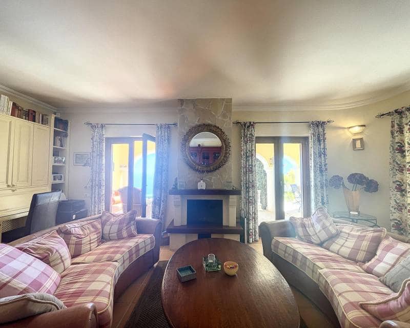 Chalet de 4 habitaciones en Benitachell / Benitatxell en venta con piscina - 1.545.000 € (Ref: 7685415)