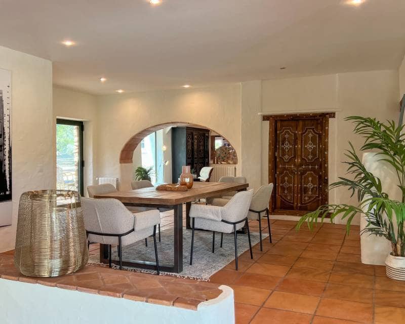 4 bedroom Villa for sale in Benissa with pool - € 1,295,000 (Ref: 7730527)