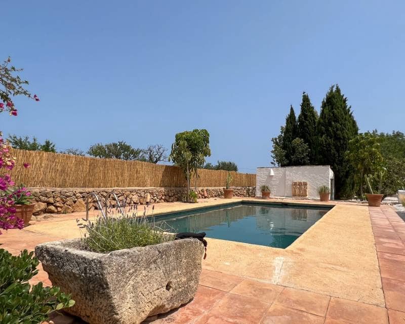 4 bedroom Villa for sale in Benissa with pool - € 1,295,000 (Ref: 7730527)