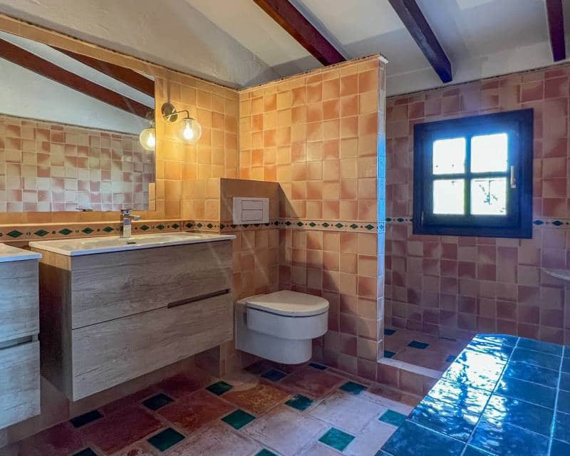 4 bedroom Villa for sale in Benissa with pool - € 1,295,000 (Ref: 7730527)