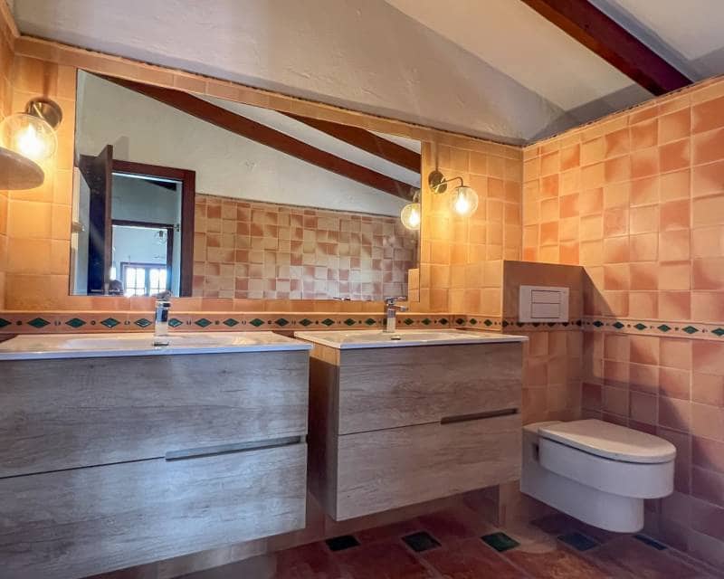 4 bedroom Villa for sale in Benissa with pool - € 1,295,000 (Ref: 7730527)