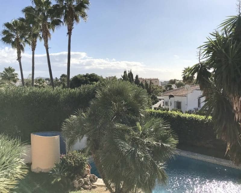 Chalet de 4 habitaciones en Moraira en venta con piscina - 965.000 € (Ref: 7844049)