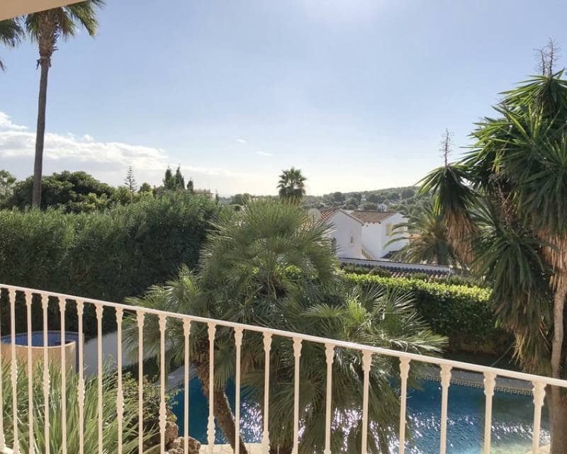 Chalet de 4 habitaciones en Moraira en venta con piscina - 965.000 € (Ref: 7844049)