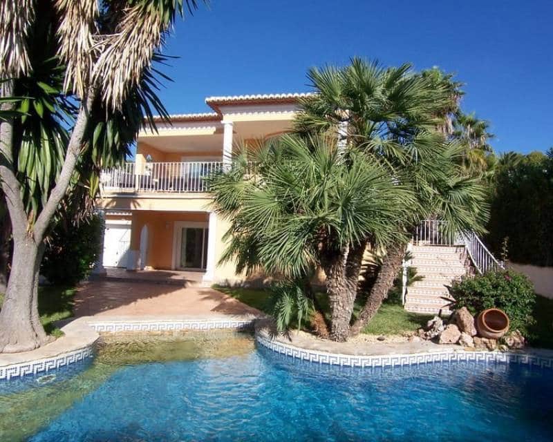 Chalet de 4 habitaciones en Moraira en venta con piscina - 965.000 € (Ref: 7844049)