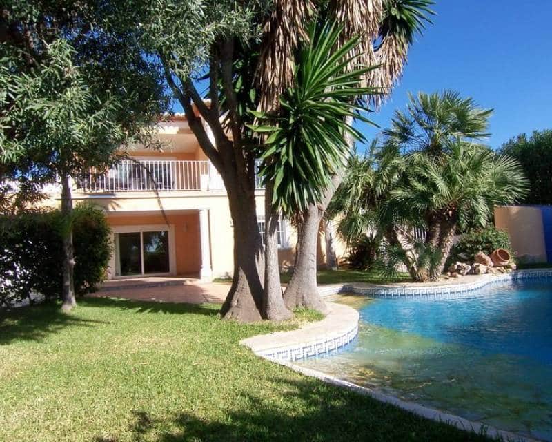 Chalet de 4 habitaciones en Moraira en venta con piscina - 965.000 € (Ref: 7844049)