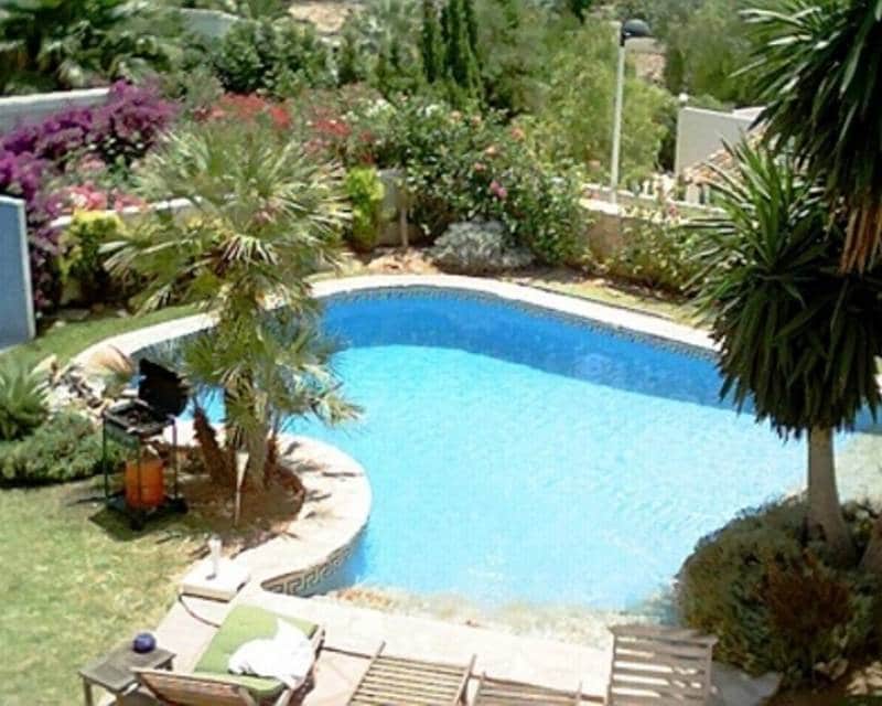 Chalet de 4 habitaciones en Moraira en venta con piscina - 965.000 € (Ref: 7844049)