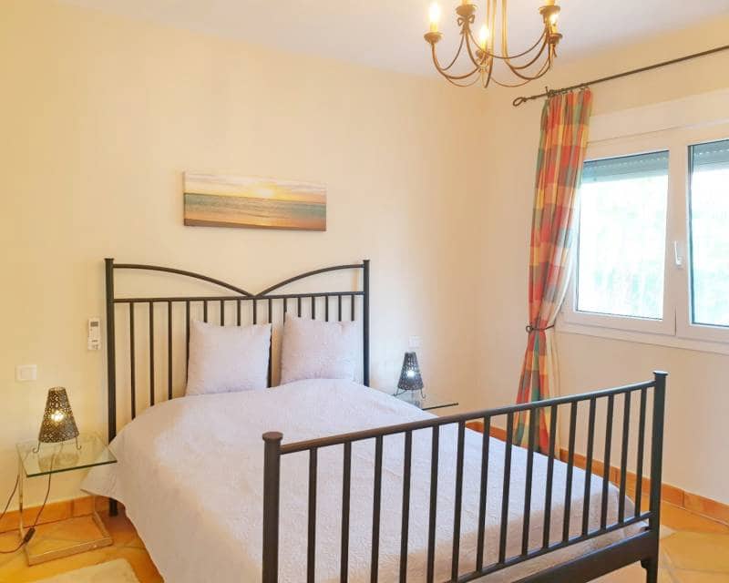 Chalet de 4 habitaciones en Moraira en venta con piscina - 965.000 € (Ref: 7844049)