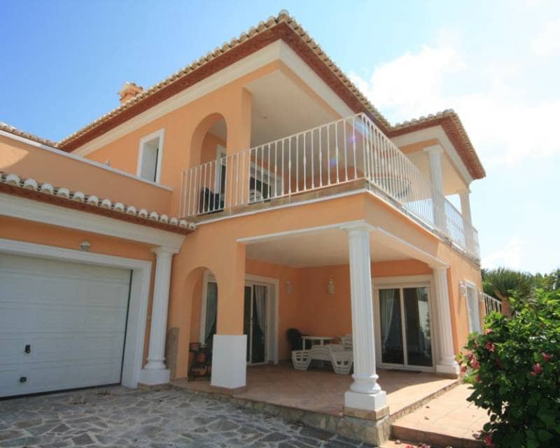 Chalet de 4 habitaciones en Moraira en venta con piscina - 965.000 € (Ref: 7844049)