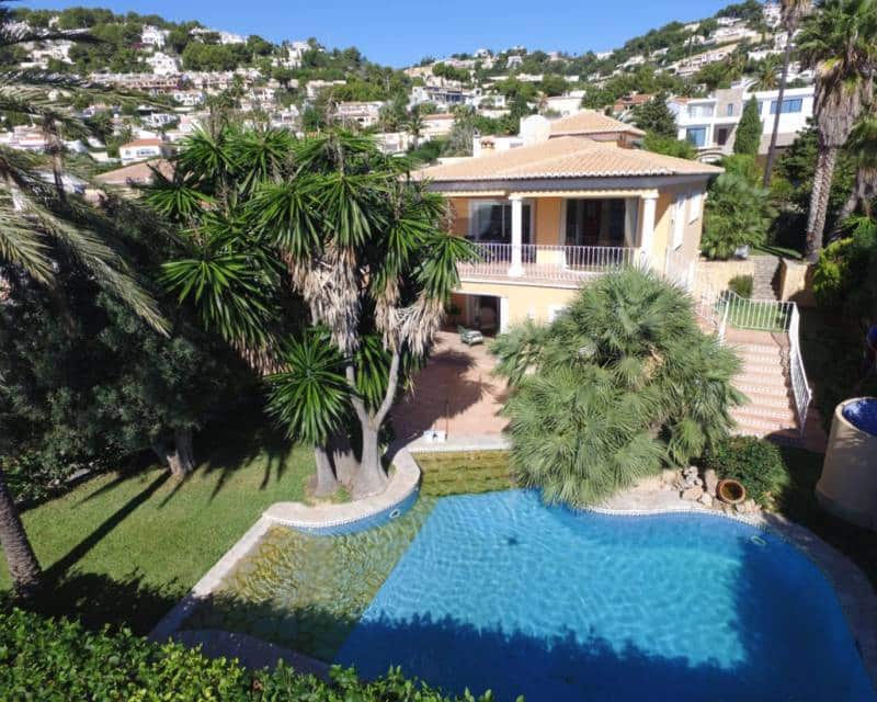 Chalet de 4 habitaciones en Moraira en venta con piscina - 965.000 € (Ref: 7844049)