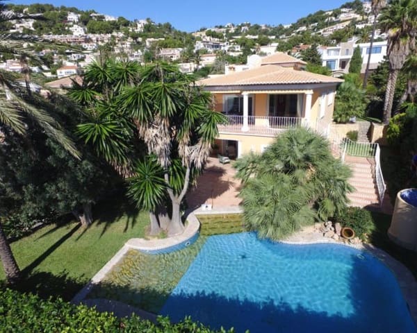 Chalet de 4 habitaciones en Moraira, Teulada-Moraira en venta con piscina - 965.000 € (Ref: 7844049)