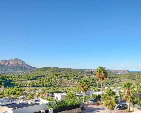 Chalet de 3 habitaciones en Javea / Xàbia en venta con piscina - 795.000 € (Ref: 8102174)