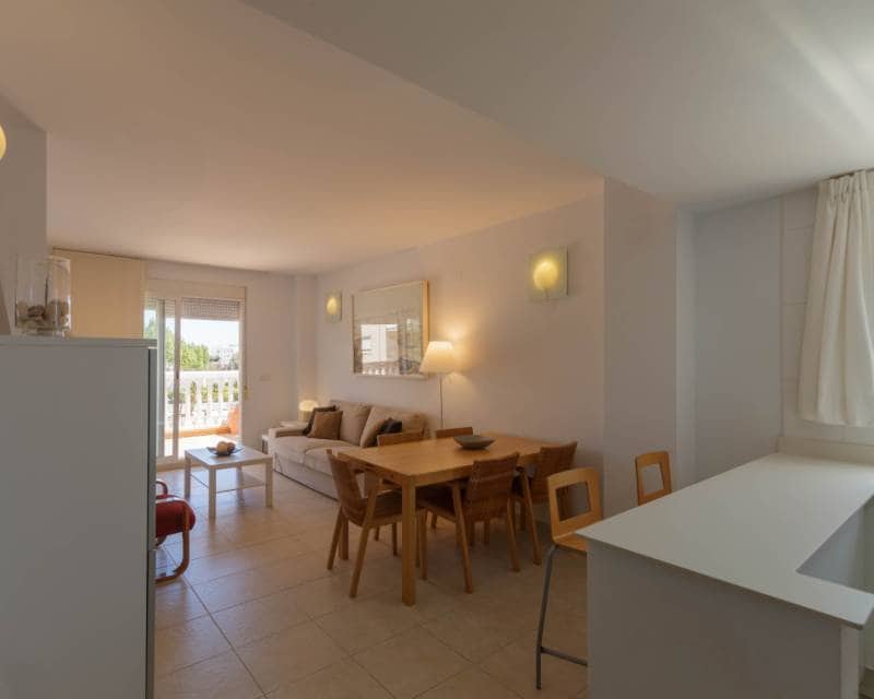 3 makuuhuone Huoneisto vuokrattavana paikassa Arenal mukana uima-altaan - 1 700 € (Ref: 8287953)