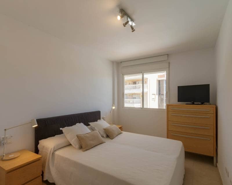 3 makuuhuone Huoneisto vuokrattavana paikassa Arenal mukana uima-altaan - 1 700 € (Ref: 8287953)