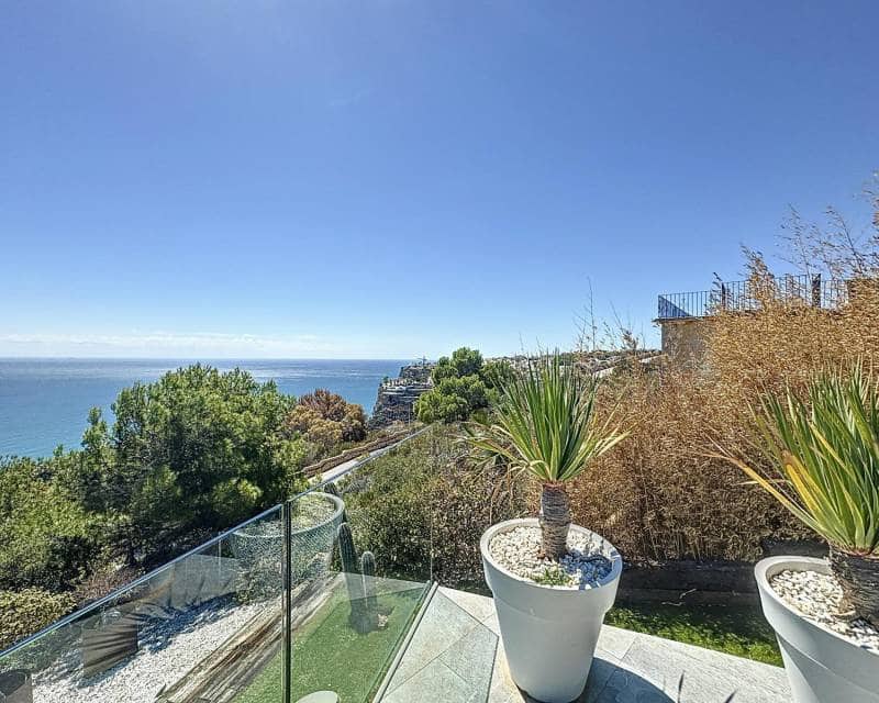 3 bedroom Villa for sale in Benitachell / Benitatxell with pool - € 1,200,000 (Ref: 8332393)