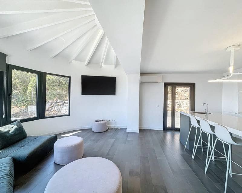 3 bedroom Villa for sale in Benitachell / Benitatxell with pool - € 1,200,000 (Ref: 8332393)