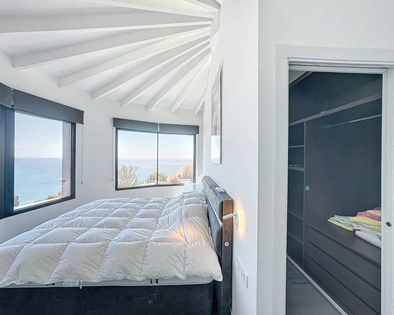 3 bedroom Villa for sale in Benitachell / Benitatxell with pool - € 1,200,000 (Ref: 8332393)