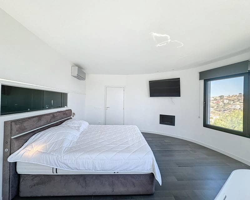 3 bedroom Villa for sale in Benitachell / Benitatxell with pool - € 1,200,000 (Ref: 8332393)