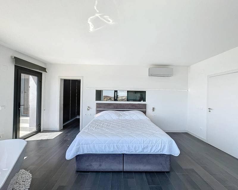 3 bedroom Villa for sale in Benitachell / Benitatxell with pool - € 1,200,000 (Ref: 8332393)