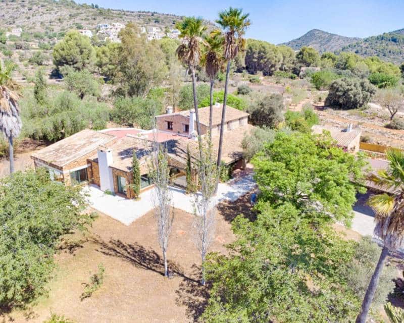 4 soveværelse Finca/Landehus til salg i Jalon / Xalo med swimmingpool - € 1.295.000 (Ref: 8504722)