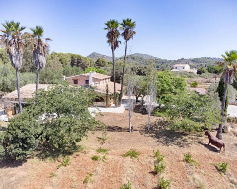 4 soveværelse Finca/Landehus til salg i Jalon / Xalo med swimmingpool - € 1.295.000 (Ref: 8504722)