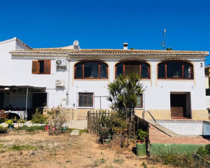 8 chambre Villa/Maison à vendre à Javea / Xabia avec piscine - 930 000 € (Ref: 8571281)