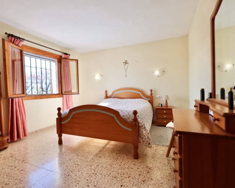 8 chambre Villa/Maison à vendre à Javea / Xabia avec piscine - 930 000 € (Ref: 8571281)